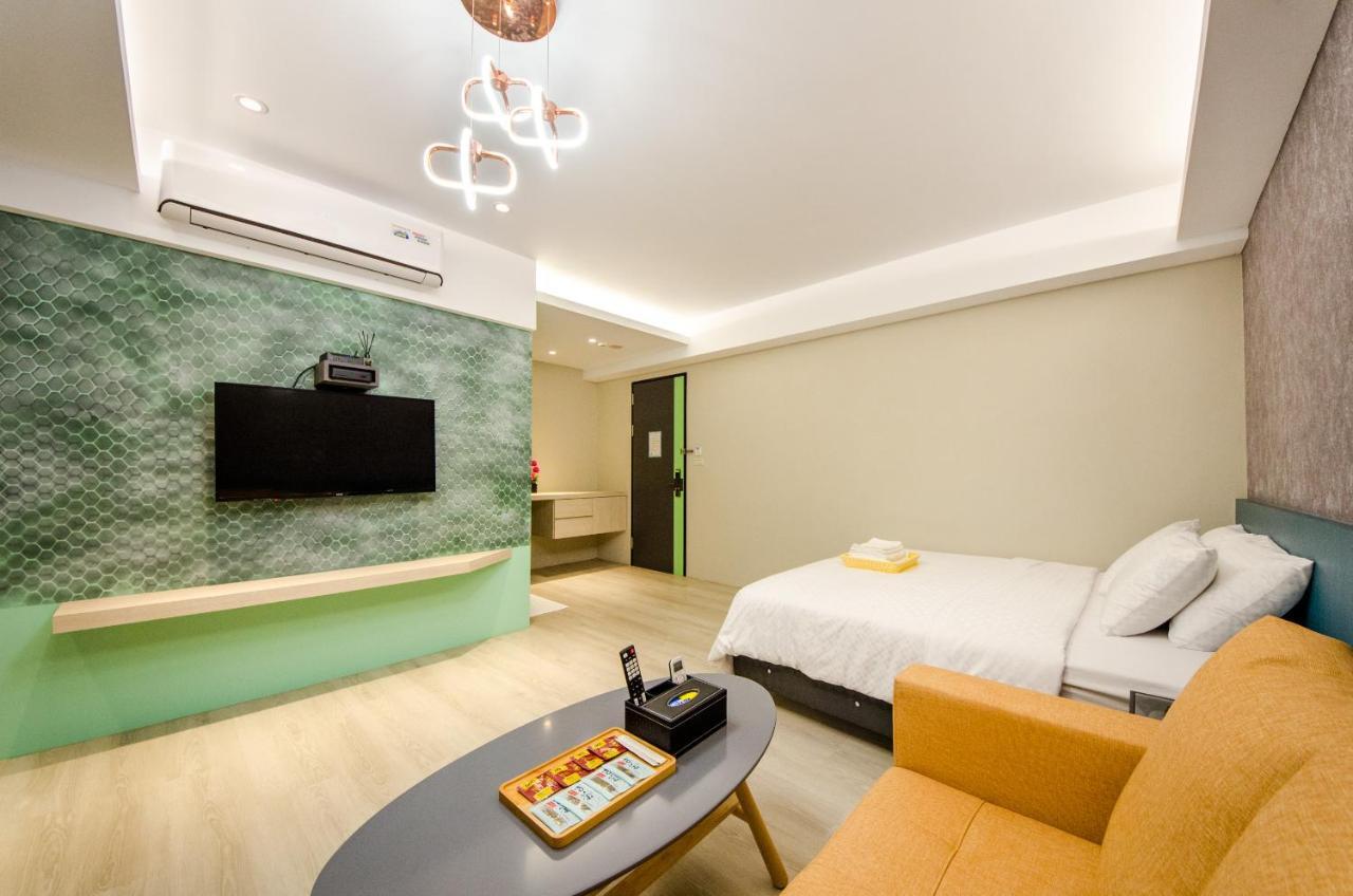 安尼赫時尚旅店 Anich Fashion Inn I 墾丁大街 I 親子遊戲區 I 停車位 Экстерьер фото